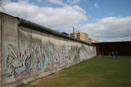 rp_berlin-wall-and-memorial-at-gedenkstc3a4tte-berliner-mauer-1024x683.jpg