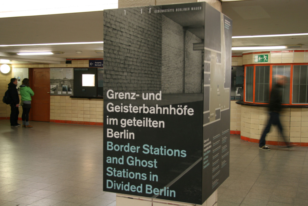 Die ‘Grenz- und Geisterbahnhöfe im geteilten Berlin’ Ausstellung im S-Bahnhof Nordbahnhof, Teil der Gedenkstätte Berliner Mauer