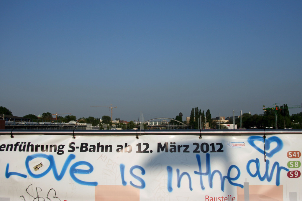 Love Is In The Air - graffiti at Warschauer Strasse