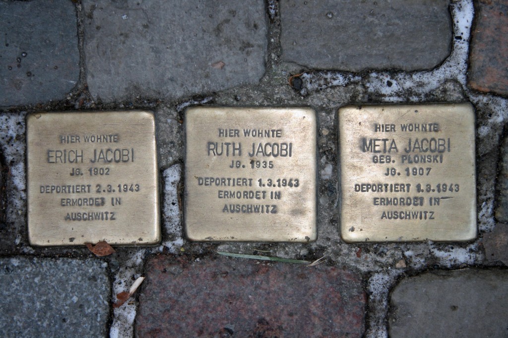 Stolpersteine 31: In memory of Erich Jacobi, Ruth Jacobi and Meta Jacobi (Marienburger Strasse 48) in Berlin