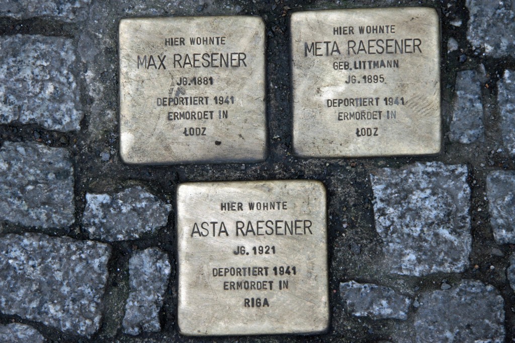 Stolpersteine 33 (3) In memory of Max Raesener, Meta Raesener and Asta Raesener (Grosse Hamburger Strasse 30) in Berlin