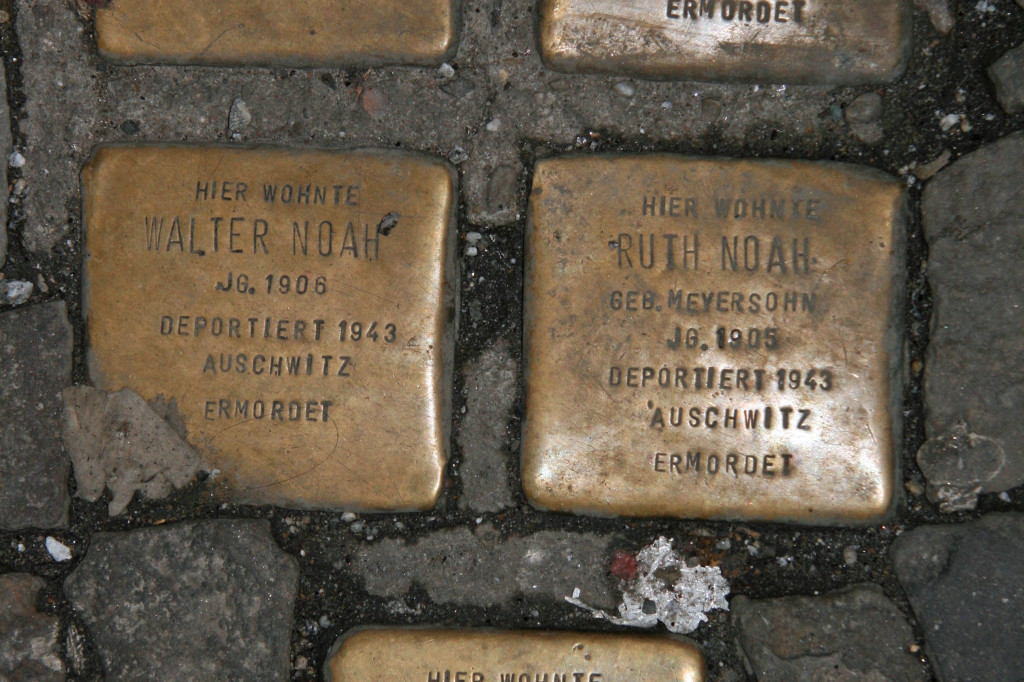Stolpersteine 39: In memory of Samuel Noah, Frieda Noah, Walter Noah, Ruth Noah and Tana Noah (Rosenthaler Strasse) in Berlin