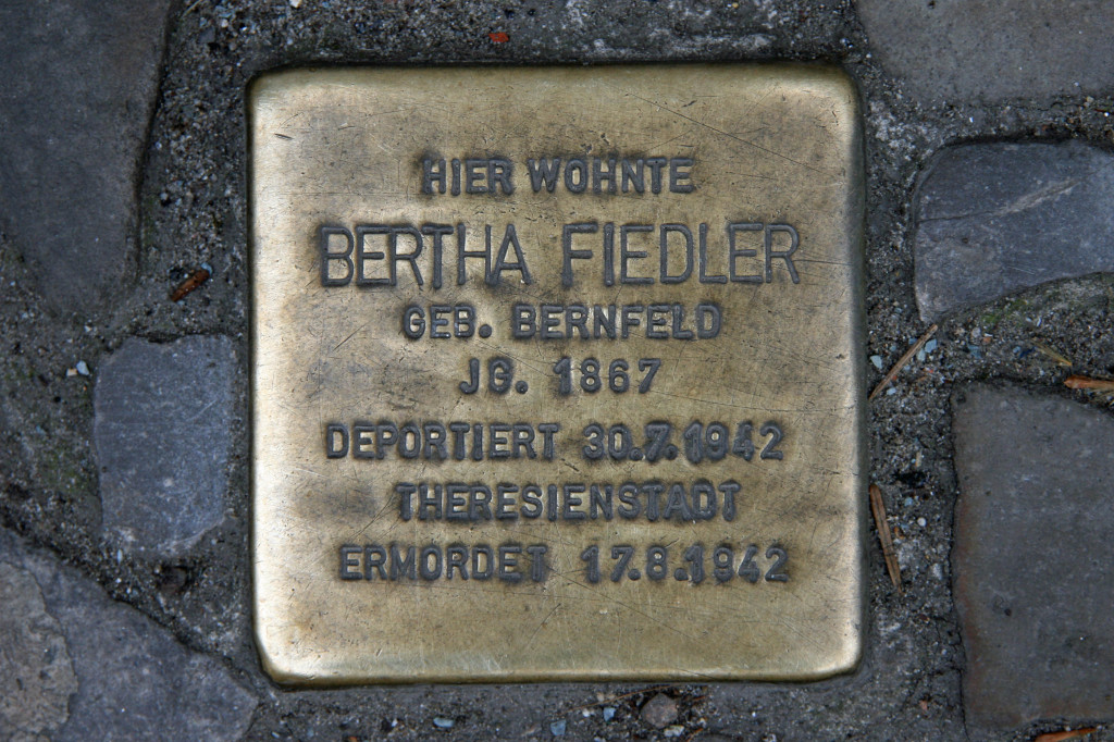 Stolpersteine 58: In memory of Bertha Fiedler (Kantstrasse 148) in Berlin