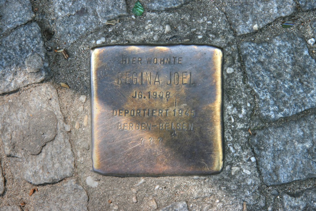 Stolpersteine 79 (2): In memory of Regina Joel (Corner of Oranienstrasse and Prinzenstrasse in Berlin