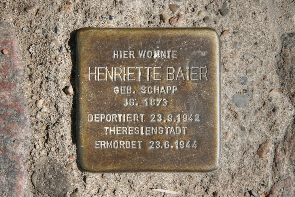 Stolpersteine 96: In memory of Henriette Baier (Naunynstrasse 35) in Berlin