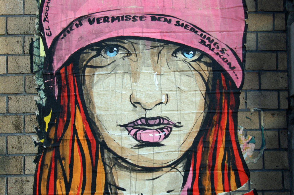 Ich Vermisse Den Siedlungsbalkon: Street Art by El Bocho in Berlin