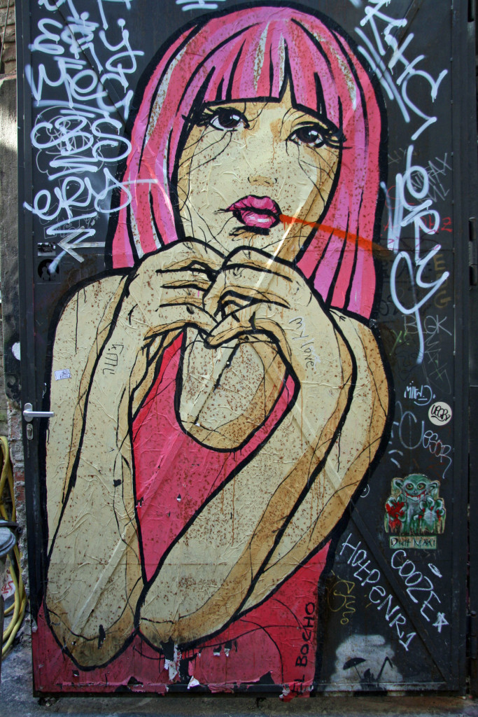 Pretty in Pink: Street Art by El Bocho in Berlin in the street art courtyard at Rosenthaler Straße 39 in Berlin Mitte