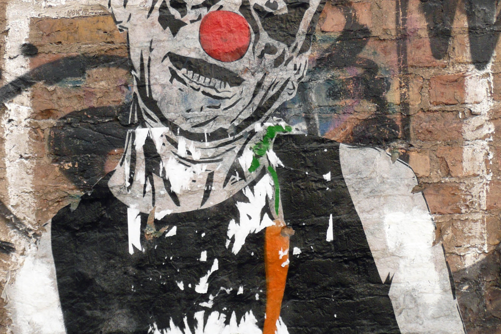 Clown & Carrot: Street Art by Mimi The Clown in Berlin