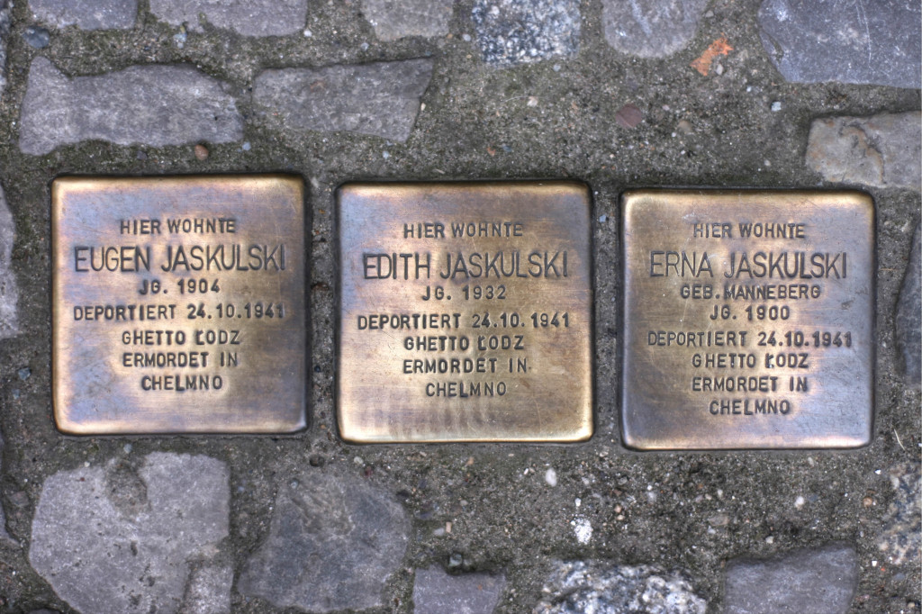 Stolpersteine 105: In memory of Eugen Jaskulski, Edith Jaskulski and Erna Jaskulski (Bötzowstrasse 10) in Berlin