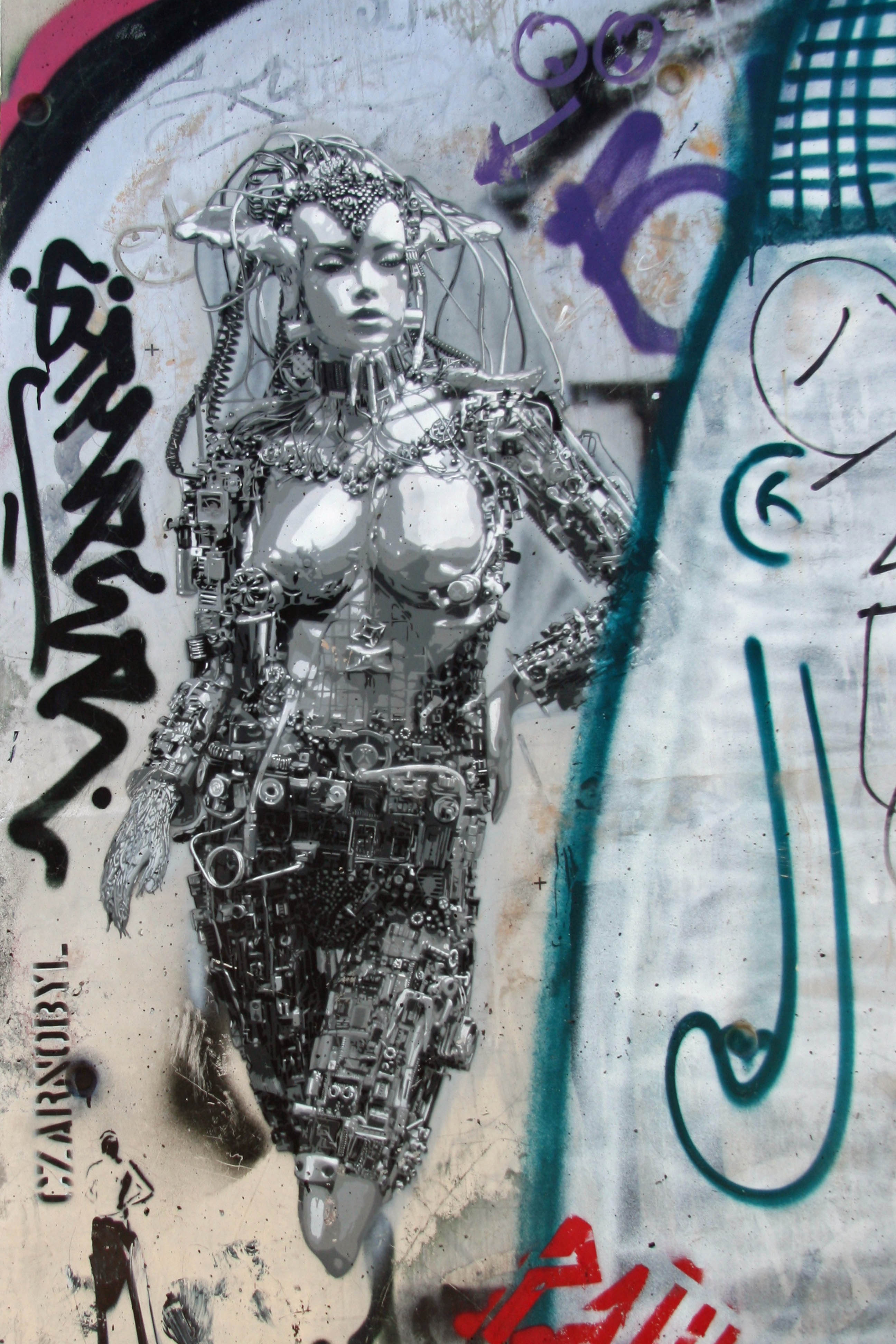 Mutation - Street Art by CZARNOBYL in Berlin