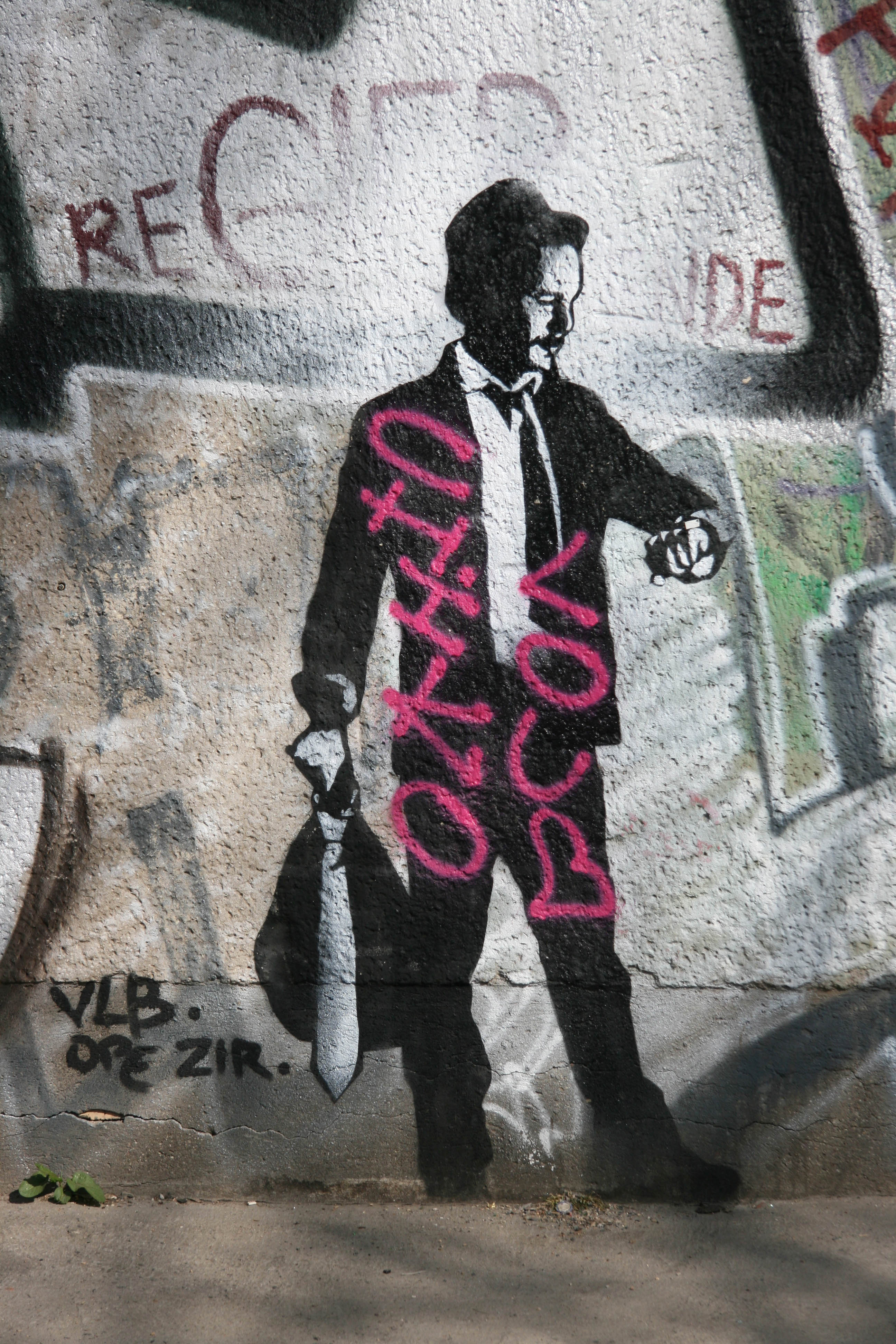 Lookin' Sharp: Street Art by Unknown Artist in Berlin