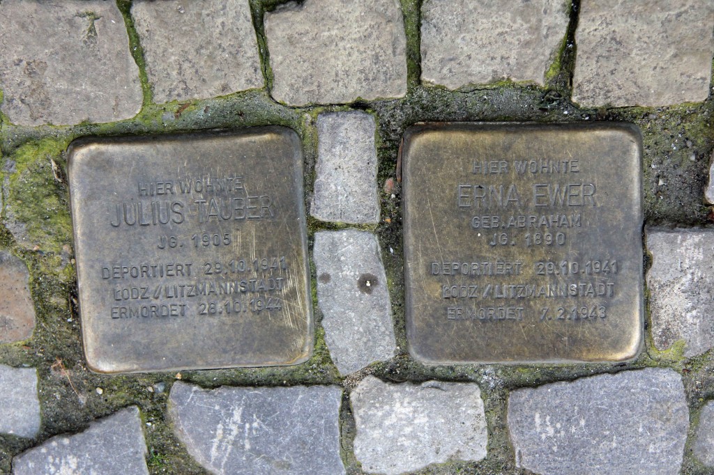 Stolpersteine 117: In memory of Julius Tauber and Erna Ewer (Kantstrasse 121-120) in Berlin