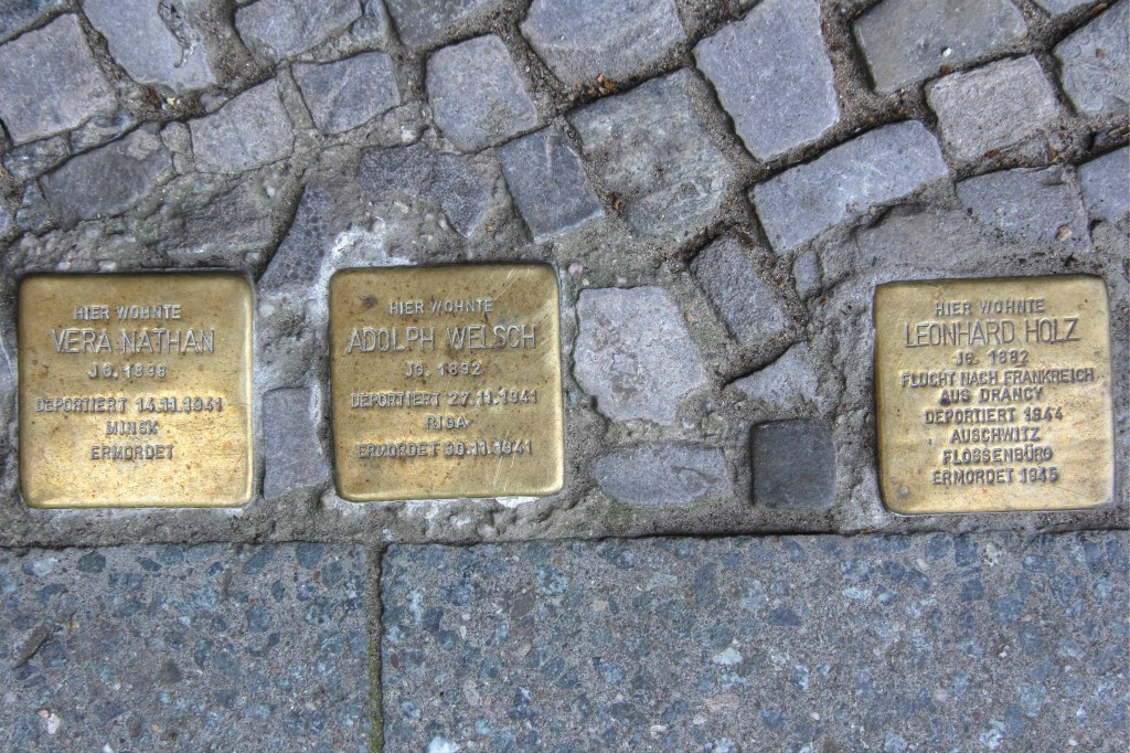 Stolpersteine 119: In memory of Vera Nathan, Adolph Welsch and Leonhard Holz (Ludwigkirchplatz 12) in Berlin