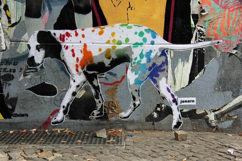 BEKANNT WIE EIN BUNTER HUND: Street Art by Jenaro in Berlin
