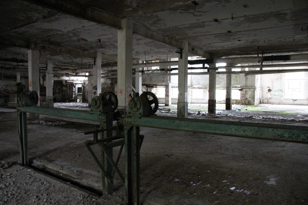 Machinery at Papierfabrik Wolfswinkel, an abandoned paper mill near Berlin