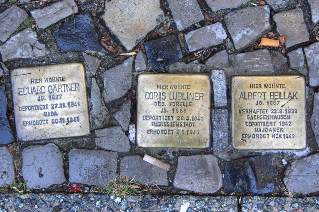 Stolpersteine 141: In memory of Eduard Gärtner, Doris Lubliner and Albert Bellak (Spandauer Damm 54) in Berlin
