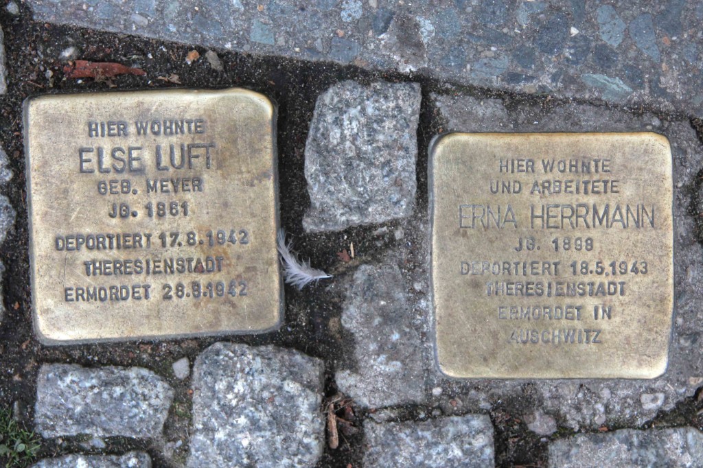 Stolpersteine Berlin 149: In memory of Else Luft and Erna Herrmann (Brunnenstrasse 41)
