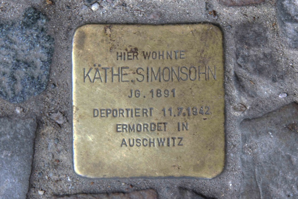 Stolpersteine Berlin 152: In memory of Käthe Simonsohn (Auguststrasse 17)