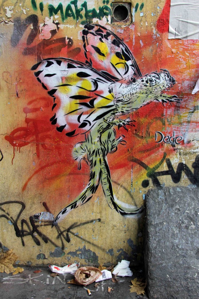 Lizard King (Wild Life) (Siamese Lizard With Butterfly Wings) - Street Art by Dede in Berlin