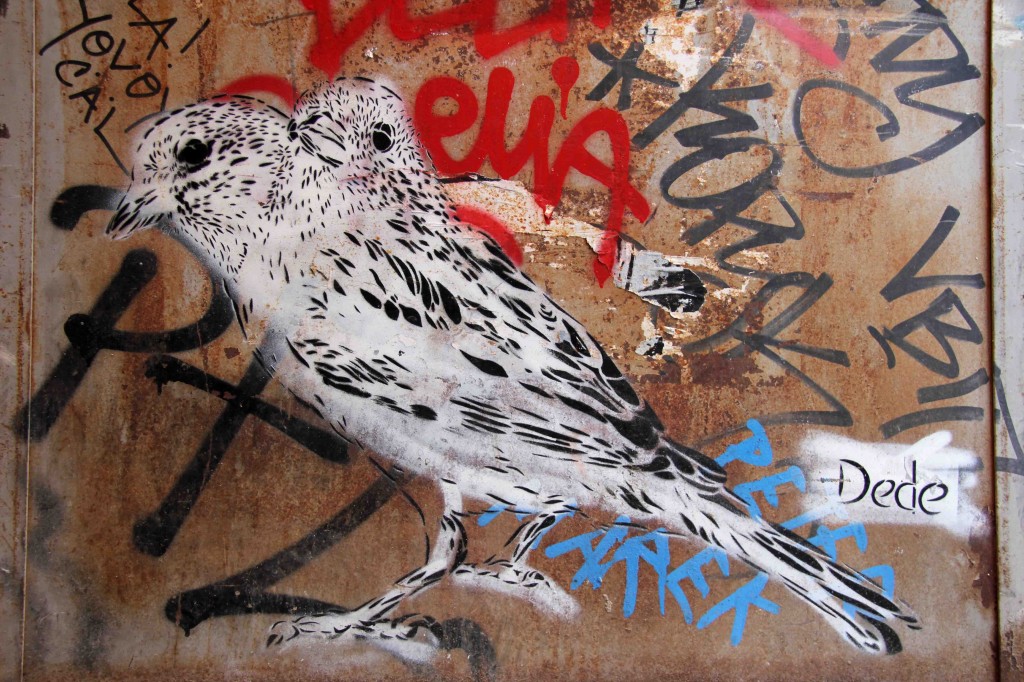 Siamese Birds (Wild Life) - Street Art by Dede in Berlin