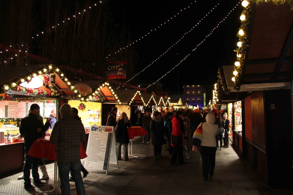 Stalls at the Nostalgischer Weihnachtsmarkt am Opernpalais - a Christmas Market in Berlin