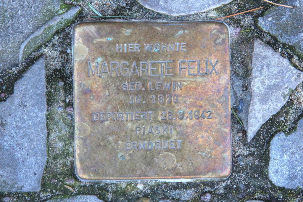 Stolpersteine Berlin 170 (1): In memory of Margarete Felix (Leonhardtstrasse 19)