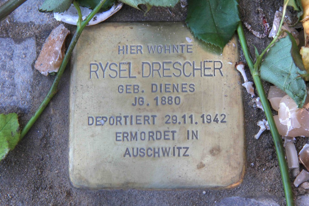 Stolpersteine Berlin 174 (2): In memory of Rysel Drescher (Gervinusstrasse)