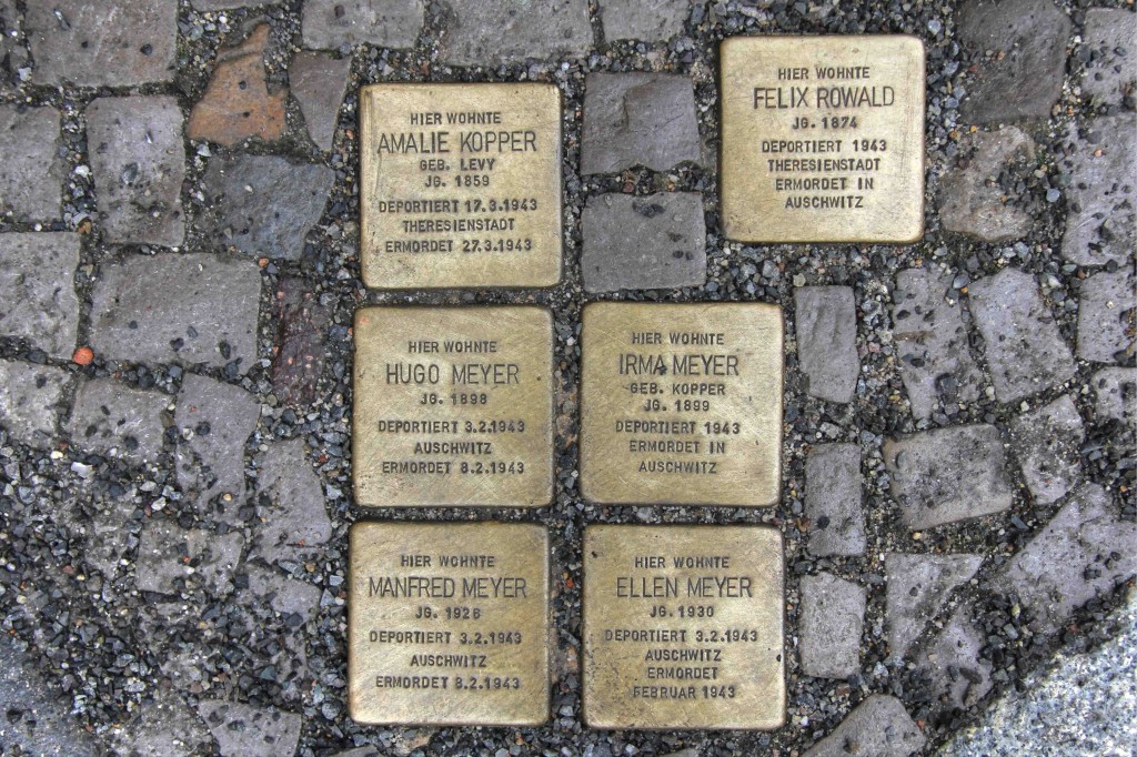Stolpersteine Berlin 178: In memory of Amalie Kopper, Felix Rowald, Hugo Meyer, Irma Meyer, Manfred Meyer and Ellen Meyer (Gipstrasse 23A)