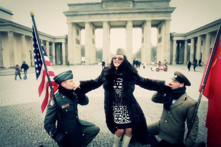 Berlin Ampel Style (screenshot from the Gangnam Style parody)
