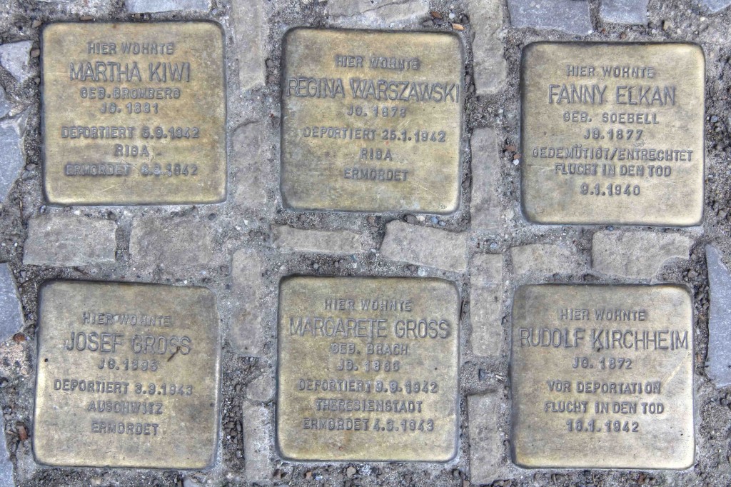 Stolpersteine Berlin 187 (2): In memory of Martha Kiwi, Regina Warszawski, Fanny Elkan, Josef Gross, Margarete Gross and Rudolf Kirchheim (Wielandstrasse 30)