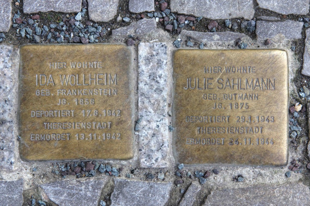 Stolpersteine Berlin 189 (8): In memory of Ida Wollheim and Julie Sahlmann (Schlüterstrasse 54)