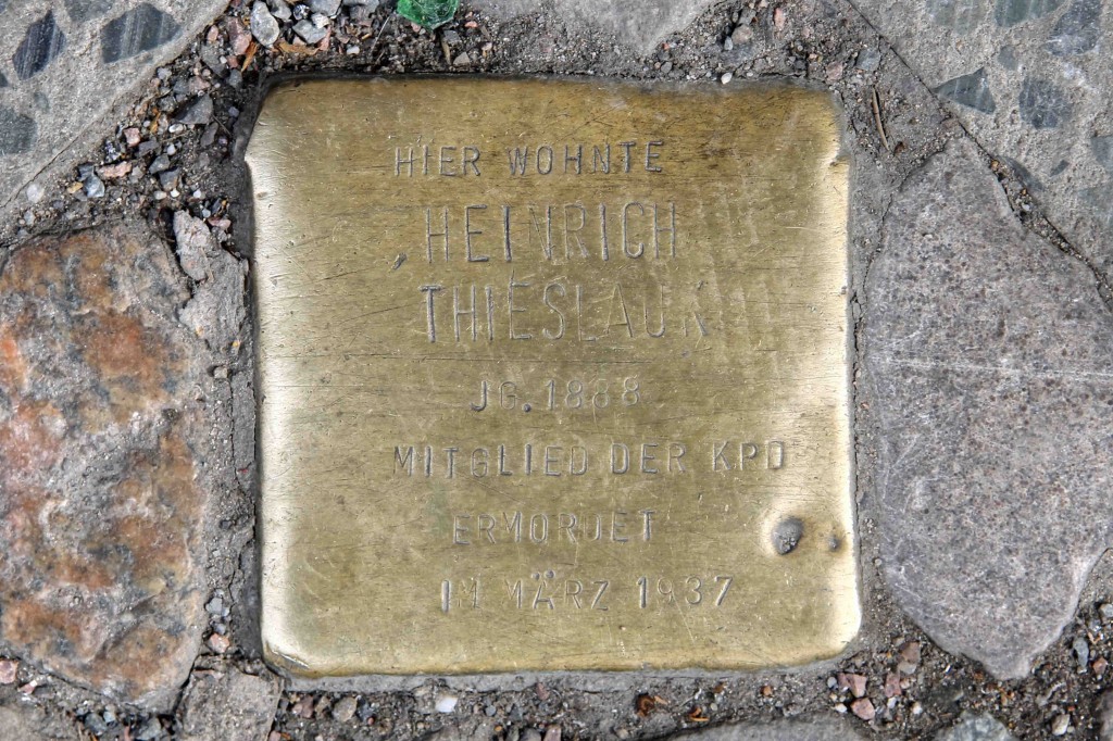 Stolpersteine Berlin 198: In memory of Heinrich Thieslauk (Warschauer Strasse 60)