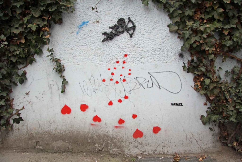 Heart Dropping - Street Art by ANGEL in Berlin