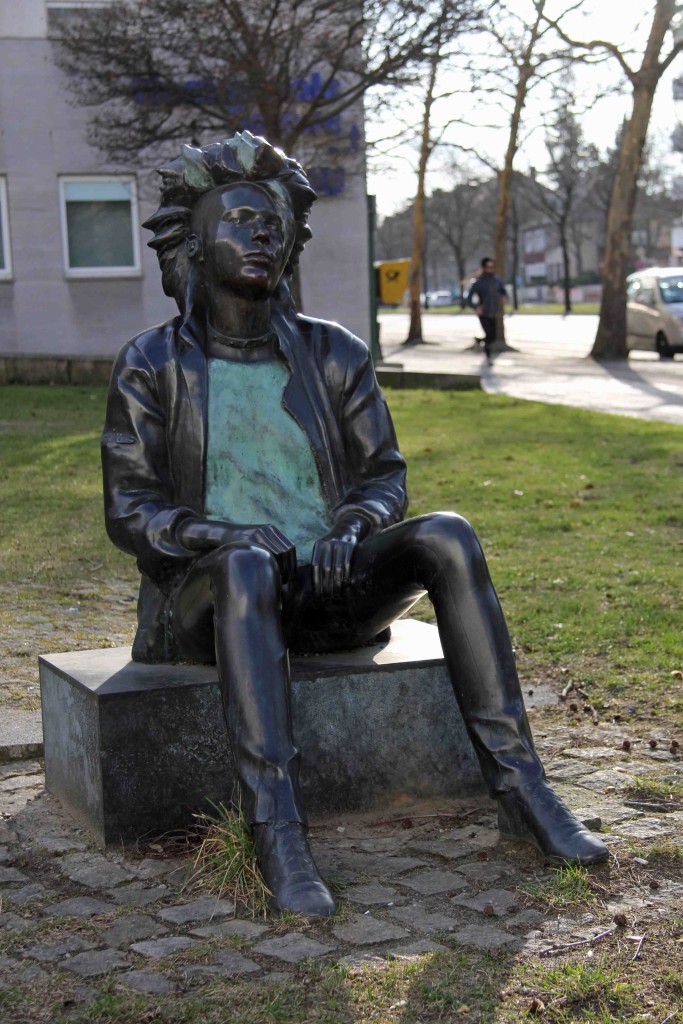 Ludmila Seefried-Matejková - Walkman - a punk statue outside the Bürgeramt Charlottenburg-Wilmersdorf in Berlin