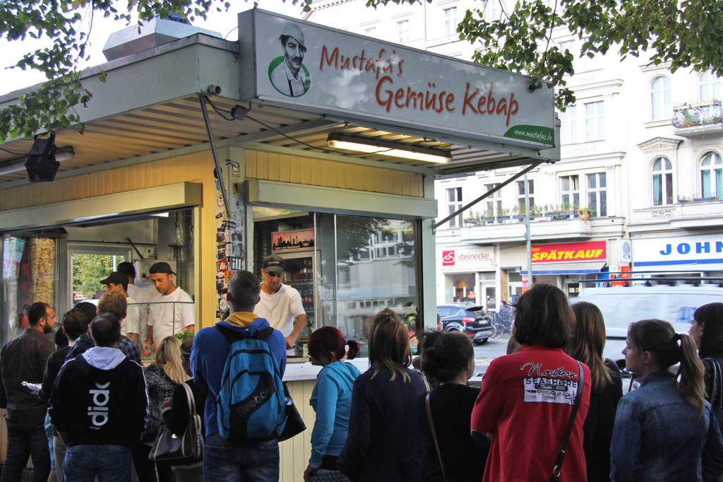 The queue at Mustafas Gemüse Kebap in Berlin