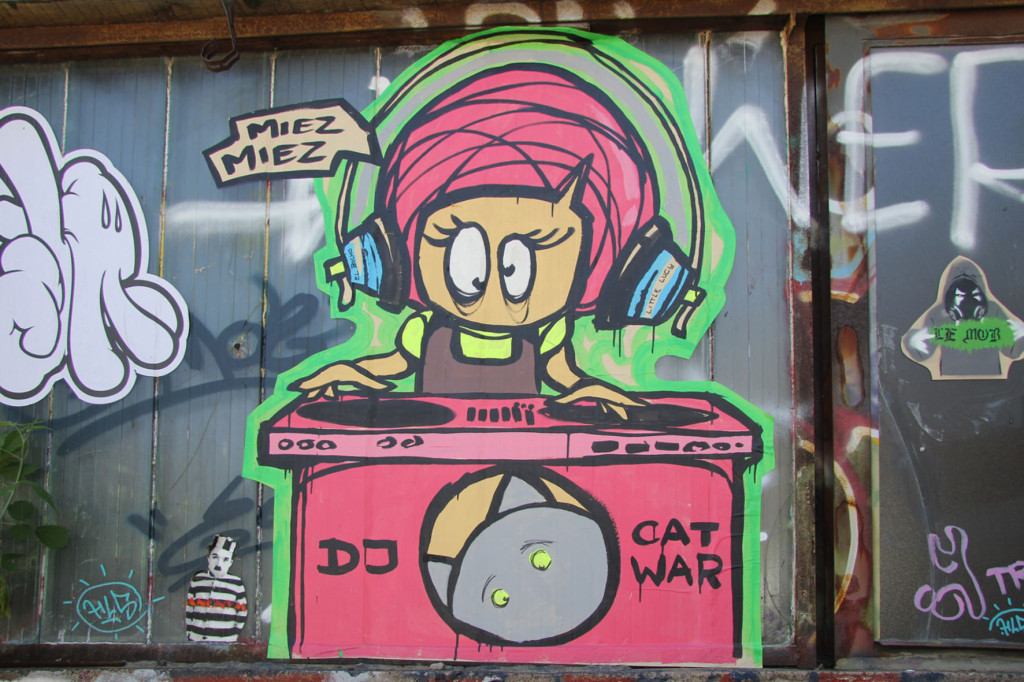 DJ Little Lucy - Street Art by El Bocho in Berlin
