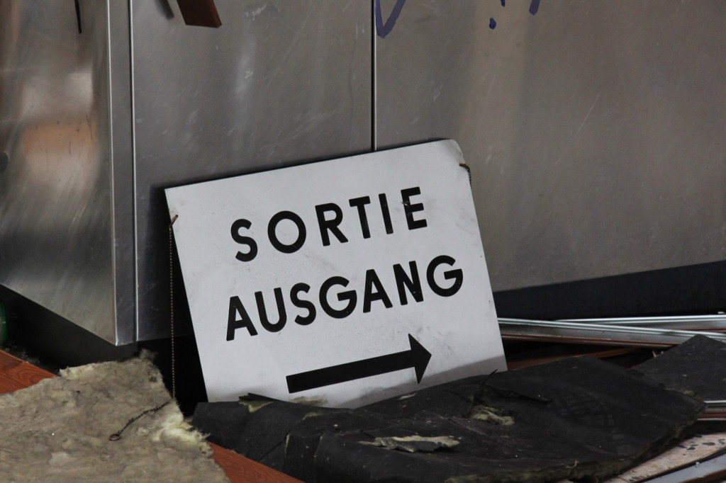 ortie Ausgang Sign at Franzosenbad Berlin - an abandoned swimming pool