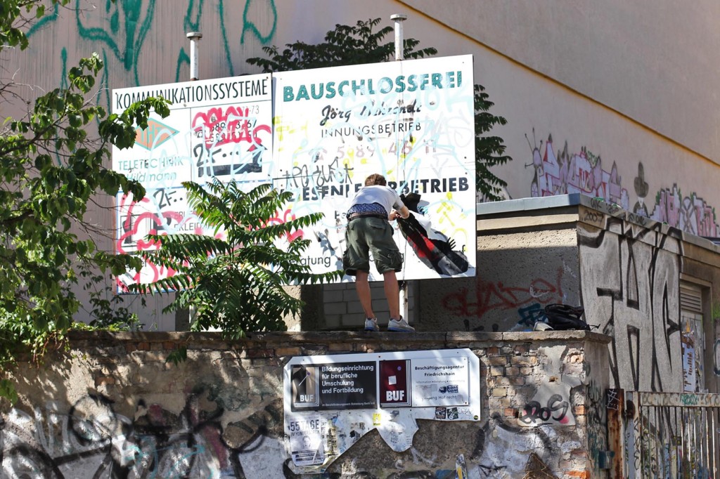 ALIAS at work on a new Ikarus Street Art piece in Berlin
