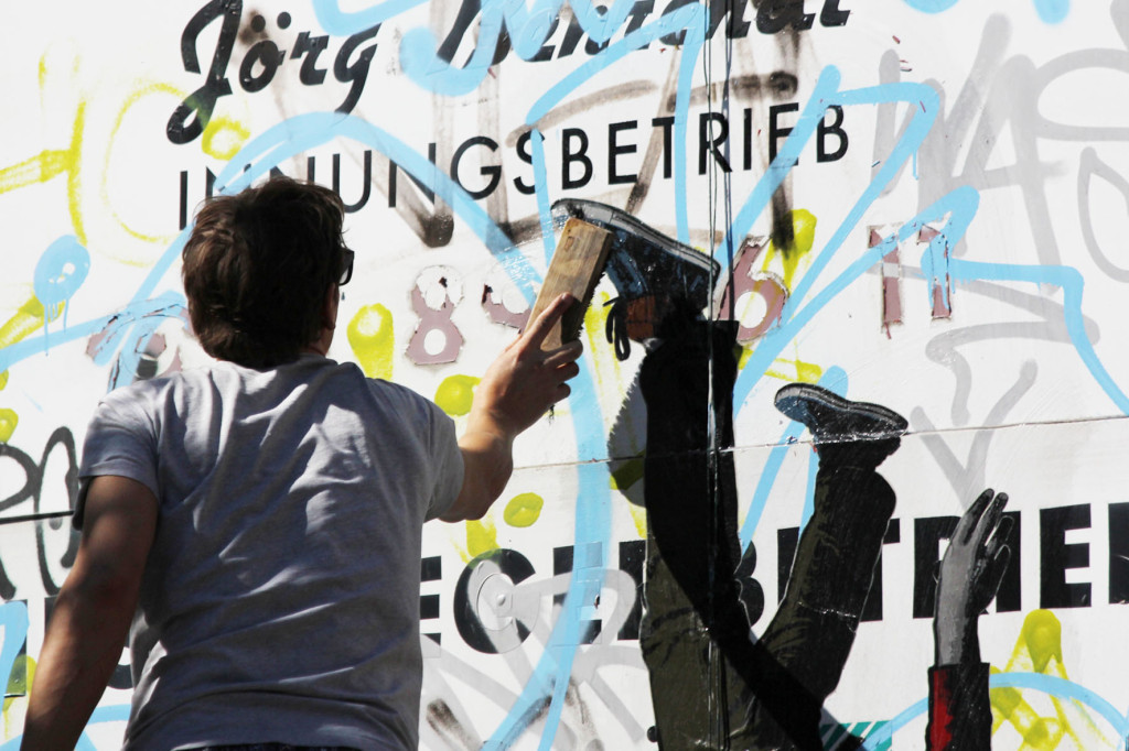 ALIAS at work on a new Ikarus Street Art piece in Berlin