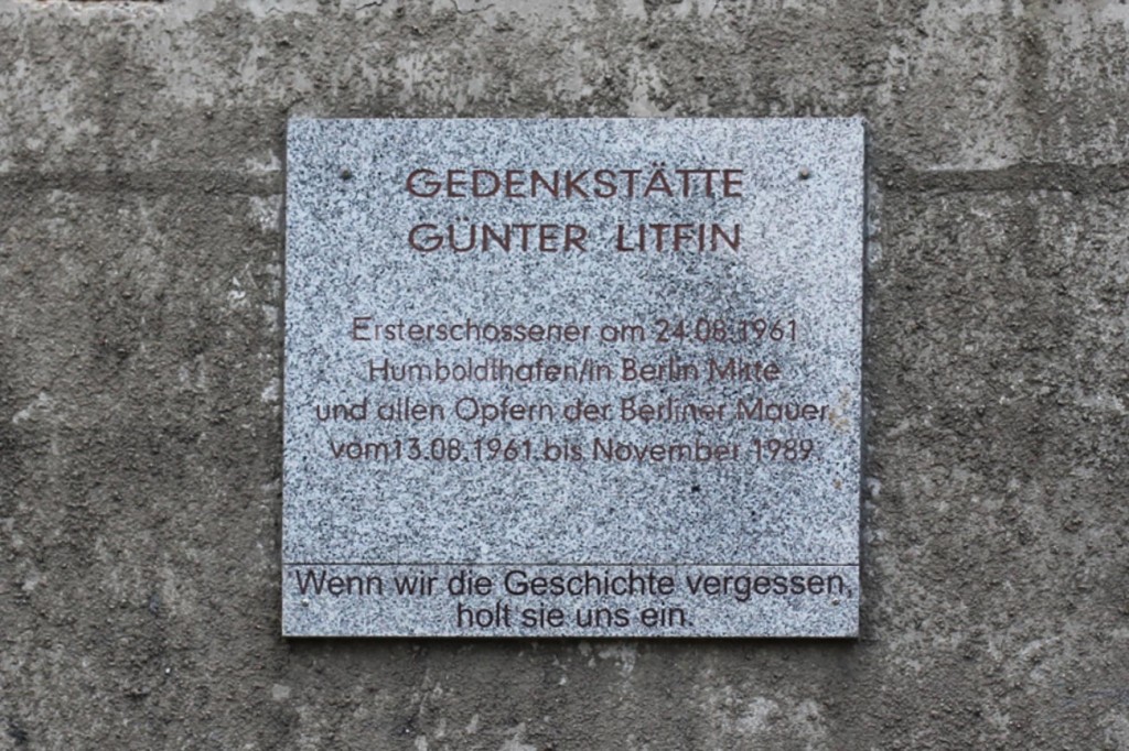 Gedenktafel (Memorial Plaque) at Gedenkstätte Günter Litfin Watchtower in Berlin