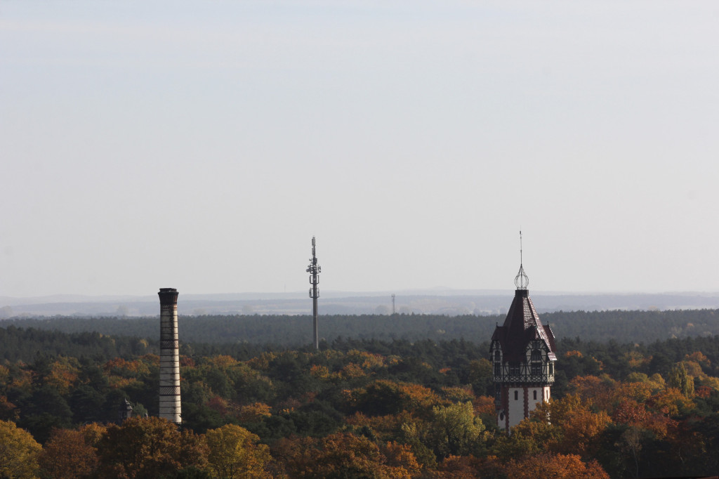 Vier Türme gesehen von dem Baumkronenpfad Beelitz-Heilstätten in der Nähe von Berlin