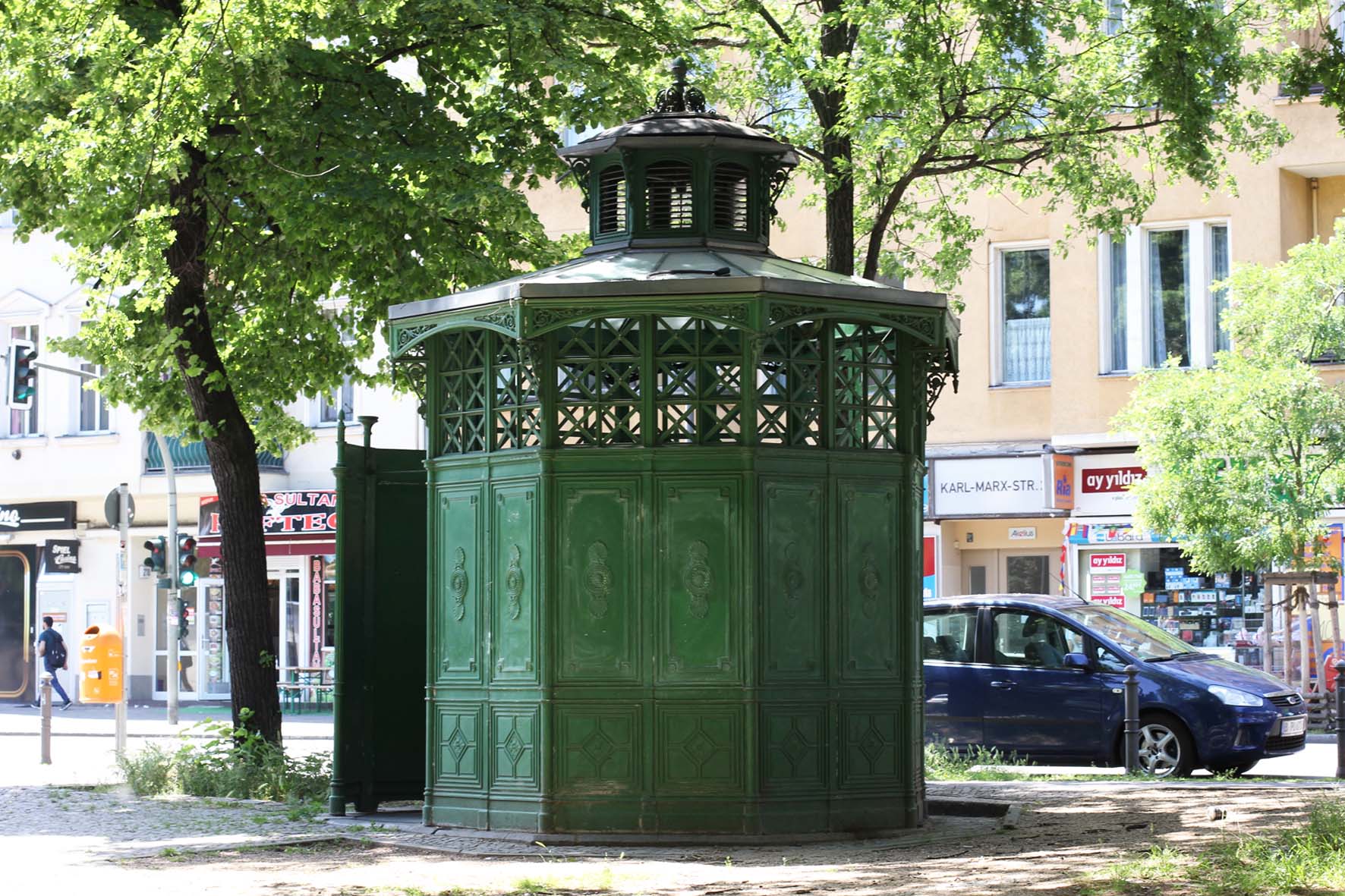 Café Achteck - Karl-Marx-Strasse - an example of Berlin's classic 19th century green cast iron public toilets