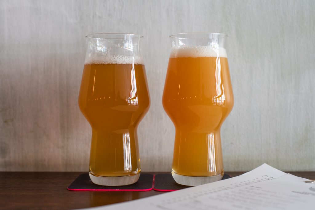 DDH IPA Enigma Chinook and DDH Pale Centennial by Cloudwater Brew Co at Muted Horn, a craft beer bar in Berlin Neukölln