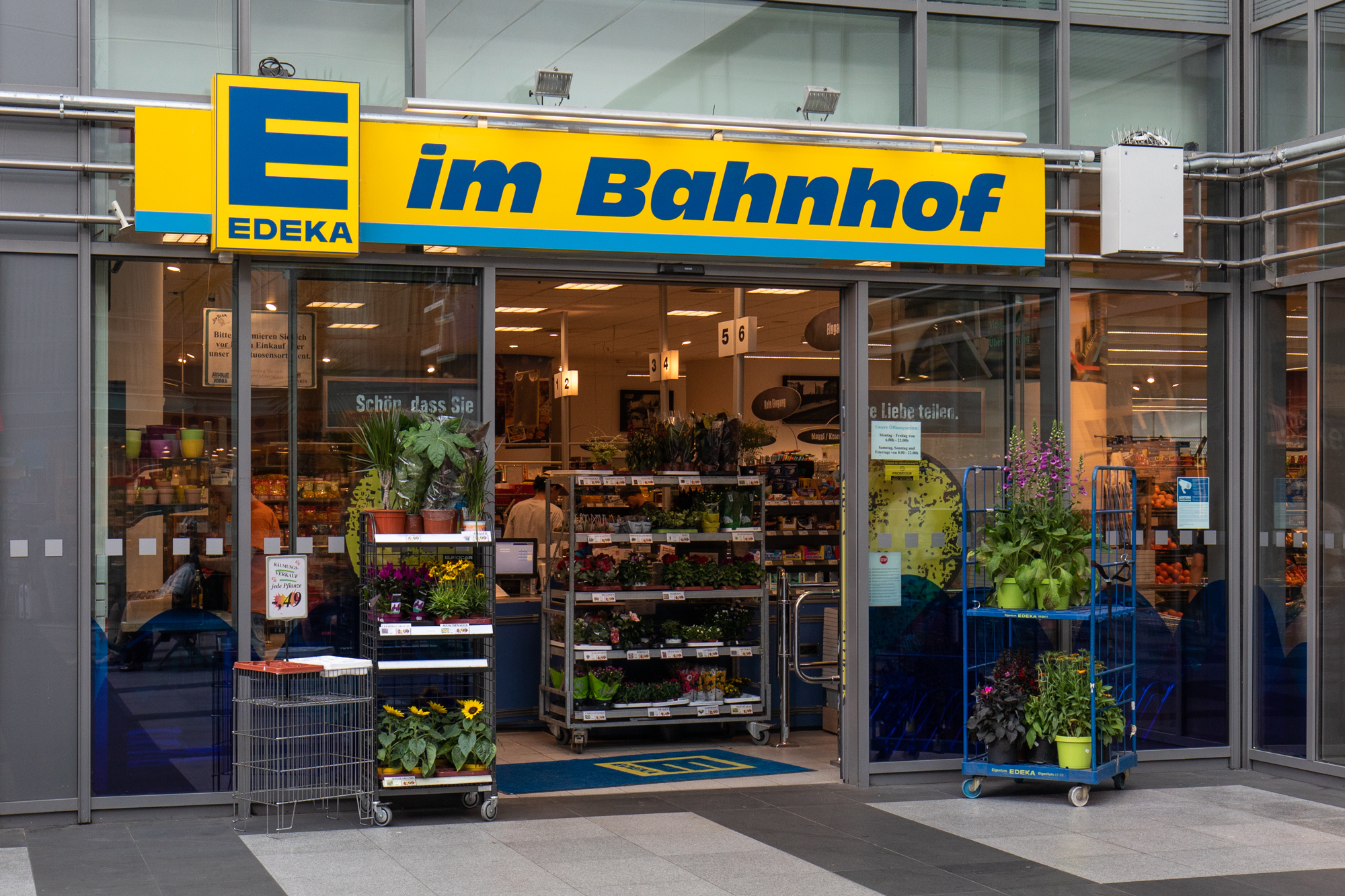 Edeka Südkreuz - einer der sonntags geöffneten Supermärkte in Berlin